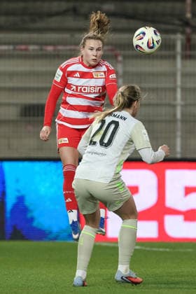 from left Ida Heikkinen 1 FC Union Berlin, 25 and Lena Petermann SV Werder Bremen, 20 in header duel, header, duel, action, action, game scene, THE DFB REGULATIONS PROHIBIT ANY USE OF PHOTOGRAPHS AS IMAGE SEQUENCES AND OR QUASI VIDEO , 23 03 2026, Berlin Germany , Football, Google Pixel Womens Bundesliga, 1 FC Union Berlin SV Werder Bremen xobx
