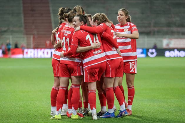 Players of 1 FC Union Berlin with goal celebration, cheering, jubilant, optimistic, game scene, highlight, joy about the goal to 4 0, THE DFB REGULATIONS PROHIBIT ANY USE OF PHOTOGRAPHS AS IMAGE SEQUENCES AND OR QUASI VIDEO , 23 03 2026, Berlin Germany , Football, Google Pixel Womens Bundesliga, 1 FC Union Berlin SV Werder Bremen xobx