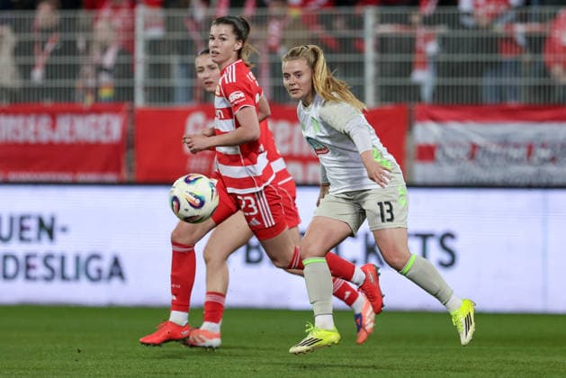 Ricarda Walkling SV Werder Bremen, 13 on the ball, single image, full body, action, action, game scene, THE DFB GUIDELINES PROHIBIT ANY USE OF PHOTOGRAPHS AS IMAGE SEQUENCES AND OR QUASI VIDEO DFB REGULATIONS PROHIBIT ANY USE OF PHOTOGRAPHS AS IMAGE SEQUENCES AND OR QUASI VIDEO , 23 03 2026, Berlin Germany , Soccer, Google Pixel Womens Bundesliga, 1 FC Union Berlin SV Werder Bremen xobx