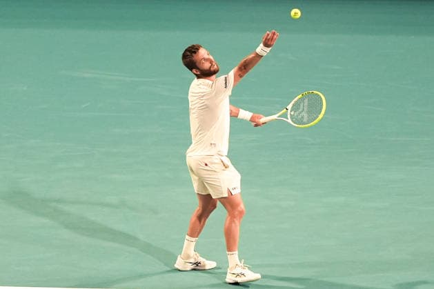 March 23, 2026, Miami Gardens, Florida, USA: Corentin Moutet (FRA) serves to Jannick Sinner (not pictured) during the men s third round singles match at the 2026 Miami Open presented by Itau at Hard Rock Stadium. TENNIS 2026: Miami Open.  - ZUMAw109 20260323_fap_w109_048 Copyright: xDebbyxWongx
