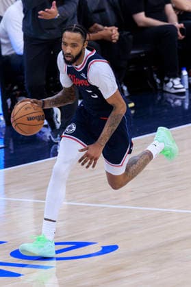 March 23, 2026, Inglewood, California, USA: Derrick Jones Jr. 5 of the Los Angeles Clippers during their regular season NBA, Basketball Herren, USA game against the Milwaukee Bucks on Monday March 23, 2026 at Intuit Dome in Inglewood, California. Clippers defeat Bucks, 129-96. ARIANA RUIZ PI Clippers Defeat Bucks, 129-96  - ZUMAp124 20260323_zaa_p124_023 Copyright: xArianaxRuizx
