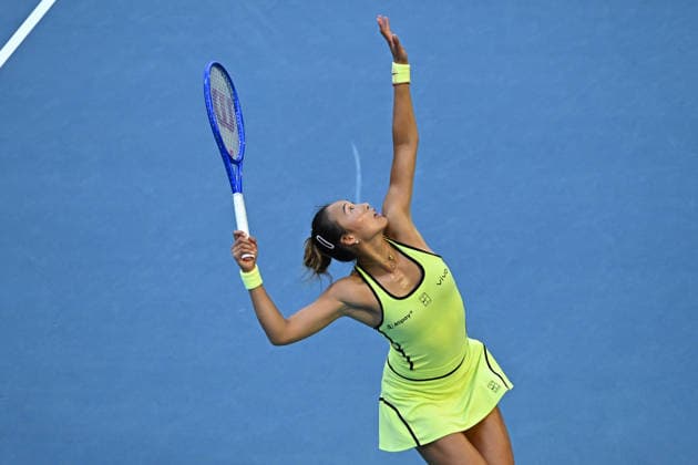Itau Miami Tennis Open - Qinwen Zheng Qinwen Zheng (CHI) during her third round match at the Itau Miami Tennis Open in Miami , USA, on March 23, 2026. Photo by Corinne Dubreuil ABACAPRESS.COM Miami United States  Copyright: xDubreuilxCorinne ABACAx