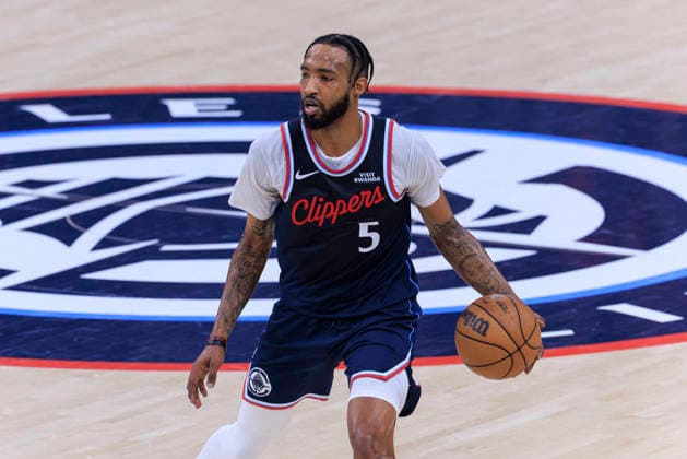 March 23, 2026, Inglewood, California, USA: Derrick Jones Jr. 5 of the Los Angeles Clippers during their regular season NBA, Basketball Herren, USA game against the Milwaukee Bucks on Monday March 23, 2026 at Intuit Dome in Inglewood, California. Clippers defeat Bucks, 129-96. ARIANA RUIZ PI Clippers Defeat Bucks, 129-96  - ZUMAp124 20260323_zaa_p124_026 Copyright: xArianaxRuizx