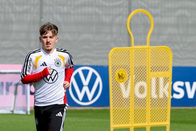 Lennart Karl Germany looks on, , Training of the German national soccer team, Home Ground on March 24, 2026 in Herzogenaurach, Germany Photo by Marco Steinbrenner DeFodi Images Lennart Karl Germany looks on, , Training of the German national soccer team, Home Ground, March 24, 2026 in Herzogenaurach, Germany Photo by Marco Steinbrenner DeFodi Images