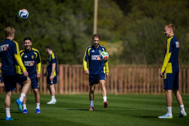 260324 Roony Bardghji and Benjamin Nygren of the Swedish national football team during a training session on March 24, 2026 in Valencia Photo Joel Marklund BILDBYRAN kod JM JM0805 bbeng fotboll football soccer fotball vm kval fifa world cup qualifier qualifier träning practice training sverige sweden sverige a  Copyright: JOELxMARKLUND BB260324JM027