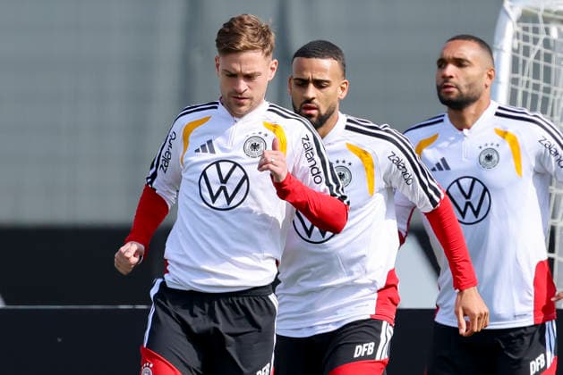 Joshua Kimmich Germany and Josha Vagnoman Germany warm up, , German national football team training, Home Ground on March 24, 2026 in Herzogenaurach, Germany Photo by Marco Steinbrenner DeFodi Images Joshua Kimmich Germany and Josha Vagnoman Germany warm up, , German national football team training, Home Ground, March 24, 2026 in Herzogenaurach, Germany Photo by Marco Steinbrenner DeFodi Images