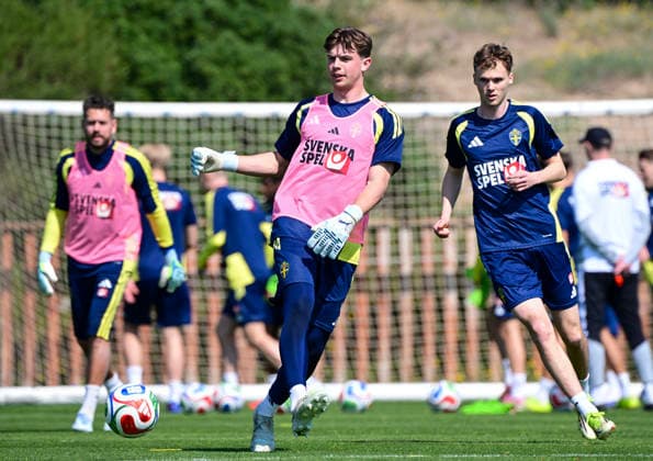 VALENCIA 20260324 The debutant goalkeeper Melker Ellborg in the Swedish national football team during todays training at the training facility outside Valencia before Thursdays World Cup qualifying playoff against Ukraine VALENCIA SPAIN x10030x  Copyright: xJonasxEkströmer TTx VM-KVAL FOTBOLL HERRAR