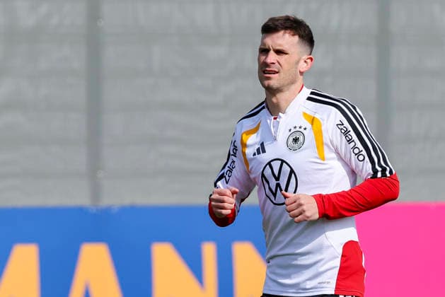 Pascal Gross Germany looks on, , Training of the German national soccer team, Home Ground on March 24, 2026 in Herzogenaurach, Germany Photo by Marco Steinbrenner DeFodi Images Pascal Gross Germany looks on, , Training of the German national soccer team, Home Ground, March 24, 2026 in Herzogenaurach, Germany Photo by Marco Steinbrenner DeFodi Images
