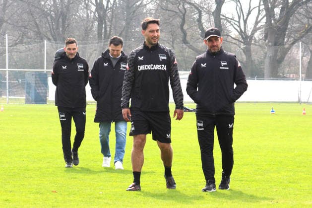 DEU, DFL, 2 FBL Hertha BSC, Training, 24 03 2026, Sportforum, Berlin, DEU, DFL, 2 FBL Hertha BSC, Training, im Bild Cheftrainer Stefan Leitl Hertha BSC Berlin , , Benjamin Weber Sportdirektor, Hertha BSC Berlin , Michael Hartmann, Malik Fathi DFL regulations prohibit any use of Photographs as image sequences and or quasi video nordphotoxGmbHx xEngler nph00076
