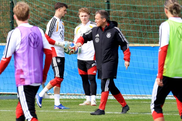 DEU, DFB U20 Nationalmannschaft, Training, 24 03 2026, Sportforum, Berlin, DEU, DFB U20 Nationalmannschaft, Training, im Bild Trainer Hannes Wolf DFL regulations prohibit any use of Photographs as image sequences and or quasi video nordphotoxGmbHx xEngler nph00076