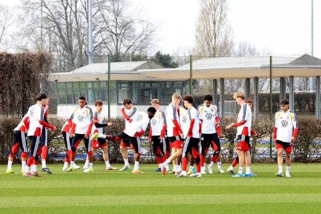 DEU, DFB U20 Nationalmannschaft, Training, 24 03 2026, Sportforum, Berlin, DEU, DFB U20 Nationalmannschaft, Training, im Bild Spielerkreis DFL regulations prohibit any use of Photographs as image sequences and or quasi video nordphotoxGmbHx xEngler nph00076