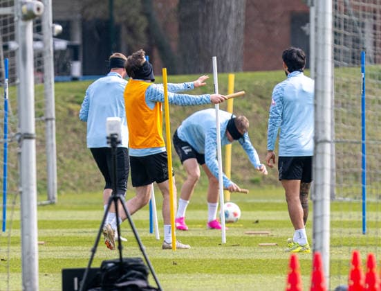 Soccer, Men, Season 2025 26, 2 Bundesliga, Hertha BSC, Training, f l Julian Eitschberger Hertha BSC , Leon Jensen Hertha BSC , Marten Winkler Hertha BSC , Kevin Sessa Hertha BSC , 24 03 2026, Copyright: xSebastianxRäppold MatthiasxKochx