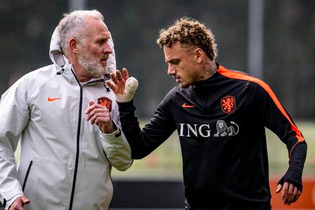 ZEIST R Noa Lang of the Netherlands, with his injured thumb, practices some tackling strength during the Dutch national football team s training at the KNVB Campus in the run up to the World Cup friendly against Norway on March 24, 2026, in Zeist, the Netherlands Photo by Stefan Koops EYE4IMAGES DeFodi Images