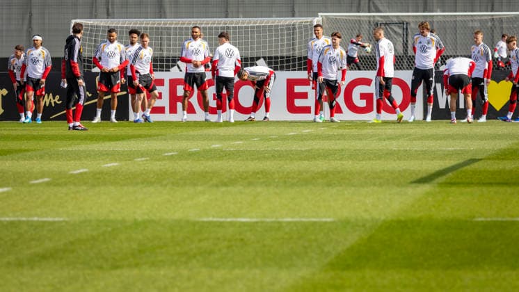 Report 24 03 2026 First training session for the mens national soccer team at adidas in Herzogenaurach before the international matches against Switzerland and Ghana Stretching, warming up in small groups Herzogenaurach Bavaria Germany