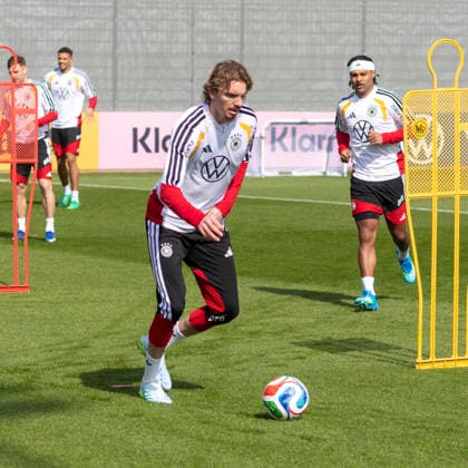Report 24 03 2026 First training session for the mens national soccer team at adidas in Herzogenaurach ahead of the international matches against Switzerland and Ghana Nick Woltemade on the ball Herzogenaurach Bavaria Germany
