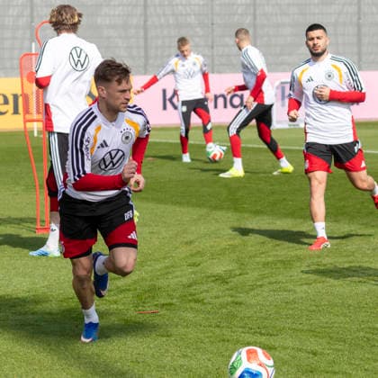 Report 24 03 2026 First training session for the mens national soccer team at adidas in Herzogenaurach ahead of the international matches against Switzerland and Ghana Joshua Kimmich on the ball Herzogenaurach Bavaria Germany