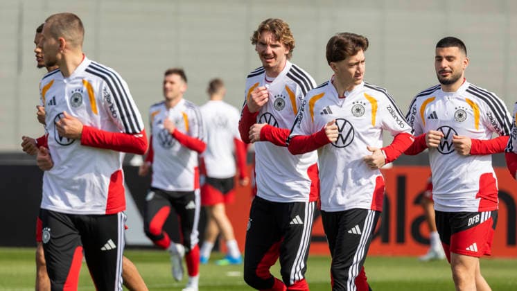 Report 24 03 2026 First training session of the mens national soccer team at adidas in Herzogenaurach before the international matches against Switzerland and Ghana Right from left Nick Woltemade, Angelo Stiller and Deniz Undav Herzogenaurach Bavaria Germany