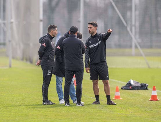 Soccer, Men, Season 2025 26, 2 Bundesliga, Hertha BSC, Training, f l Coach Stefan Leitl Hertha BSC , Sports Director Benjamin Weber Hertha BSC , Michael Hartmann Transition Coach Professionals Talents, Hertha BSC , Hospitant Malik Fathi Co Coach, VfB Stuttgart , 24 03 2026, Copyright: xSebastianxRäppold MatthiasxKochx