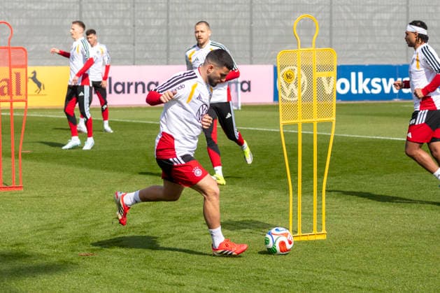 Report 24 03 2026 First training session of the mens national soccer team at adidas in Herzogenaurach before the international matches against Switzerland and Ghana Deniz Undav on the ball again Herzogenaurach Bavaria Germany