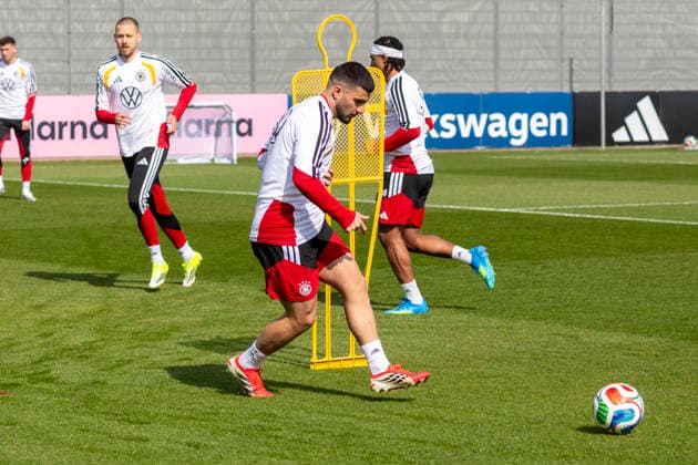 Report 24 03 2026 First training session of the mens national soccer team at adidas in Herzogenaurach before the international matches against Switzerland and Ghana Deniz Undav on the ball again Herzogenaurach Bavaria Germany