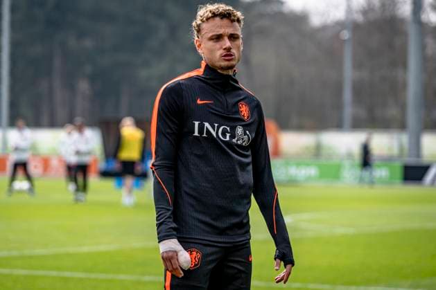 ZEIST Noa Lang of the Netherlands with his thumb in a bandage during the training of the Dutch national football team at the KNVB Campus in the run up to the World Cup friendly against Norway on March 24, 2026 in Zeist, the Netherlands Photo by Stefan Koops EYE4IMAGES DeFodi Images