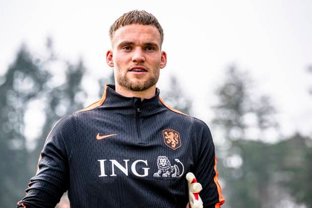 ZEIST Goalkeeper Bart Verbruggen of the Netherlands during the training of the Dutch national football team at the KNVB Campus in the run up to the World Cup friendly against Norway on March 24, 2026 in Zeist, the Netherlands Photo by Stefan Koops EYE4IMAGES DeFodi Images