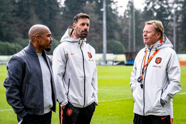 ZEIST lr KNVB Director Nigel de Jong, Assistant Coach Ruud van Nistelrooij of the Netherlands national team and Head Coach Ronald Koeman of the Netherlands national team during the training of the Dutch national football team at the KNVB Campus in the run up to the World Cup friendly against Norway on March 24, 2026 in Zeist, the Netherlands Photo by Stefan Koops EYE4IMAGES DeFodi Images