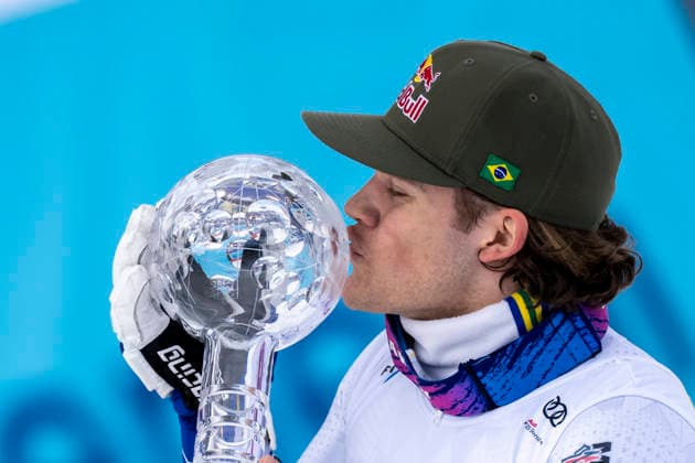 World Cup Final Kvitfjell Hafjell Hafjell 20260324. Lucas Pinheiro Braathen (BRA) kisses the trophy for the overall victory in the World Cup giant slalom. Braathen rode to victory in the World Cup giant slalom race during the World Cup final in Hafjell on Tuesday and thereby secured victory in the World Cup giant slalom overall Photo: Cornelius Poppe NTB Hafjell Norway EDITORIAL USE ONLY. RESTRICTED USE FOR BETTING COMPANIES Ref:_SPOKGQKhEmKbPY.jpg *** World Cup Final Kvitfjell Hafjell Hafjell 20260324 Lucas Pinheiro Braathen BRA kisses the trophy for the overall victory in the World Cup giant slalom Braathen rode to victory in the World Cup giant slalom race during the World Cup final in Hafjell on Tuesday and thereby secured victory in the World Cup giant slalom overall Photo Cornelius Poppe NTB Hafjell Norway EDITORIAL USE ONLY RESTRICTED USE FOR BETTING COMPANIES  Copyright: xCorneliusxPoppex xNTBx