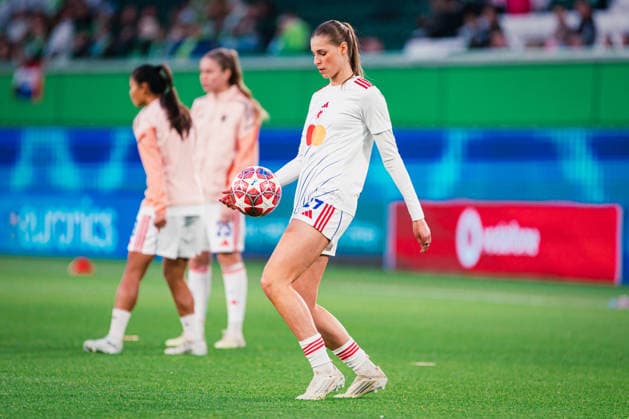 UWCL VfL Wolfsburg vs OL Lyonnes, 24 03 2026 Jule Brand OL Lyon, 29 warming up UEFA Women s Champions League, quarter-final, first leg VfL Wolfsburg vs OL Lyonnes on 24 03 2026 at Volkswagen Arena, Wolfsburg DFB DFL REGULATIONS PROHIBIT ANY USE OF PHOTOGRAPHS AS IMAGE SEQUENCES AND OR QUASI VIDEO Copyright: xBEAUTIFULxSPORTS Tonhäuserx