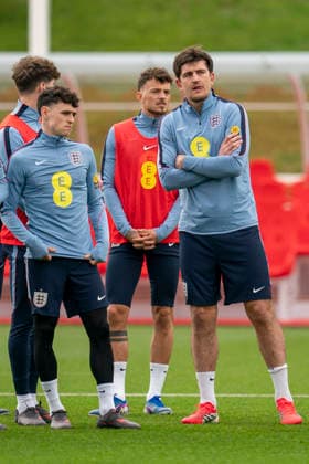 England Training & Media Phil Foden and Harry Maguire during the England training session at St. George s Park, Burton upon Trent, England on 24 March 2026 Credit: Alex Young Every Second Media Editorial use only. All images are copyright Every Second Media Limited. No images may be reproduced without prior permission. Copyright: xIMAGO EveryxSecondxMediax ESM-1876-0013 AlexxYoungx xEveryxSecondxMediax
