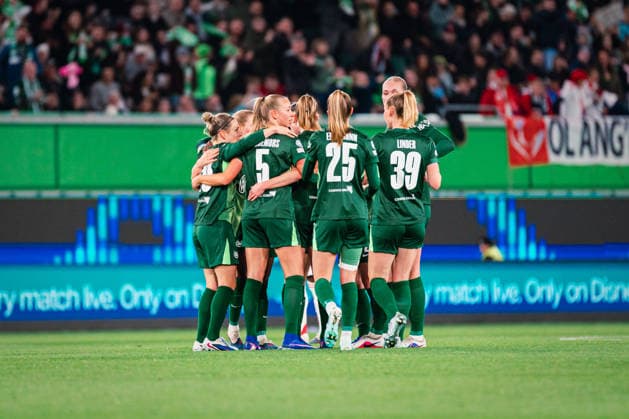 UWCL VfL Wolfsburg vs OL Lyonnes, 24 03 2026 GOAL, CHEER by Lineth Beerensteyn VfL Wolfsburg, 9 UEFA Women s Champions League, quarter-final, first leg VfL Wolfsburg vs OL Lyonnes on 24 03 2026 at Volkswagen Arena, Wolfsburg DFB DFL REGULATIONS PROHIBIT ANY USE OF PHOTOGRAPHS AS IMAGE SEQUENCES AND OR QUASI VIDEO Copyright: xBEAUTIFULxSPORTS Tonhäuserx