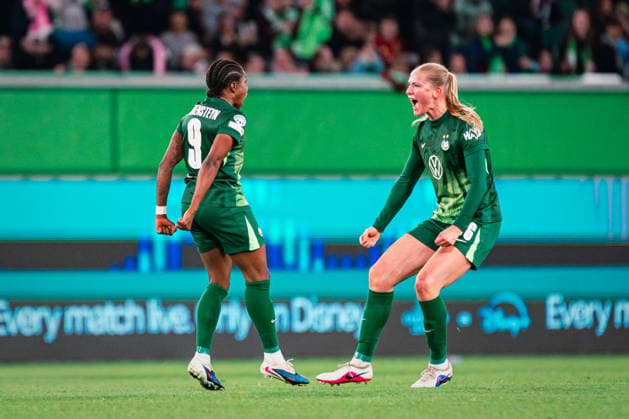 UWCL VfL Wolfsburg vs OL Lyonnes, 24 03 2026 GOAL, CHEER by Lineth Beerensteyn VfL Wolfsburg, 9 UEFA Women s Champions League, quarter-final, first leg VfL Wolfsburg vs OL Lyonnes on 24 03 2026 at Volkswagen Arena, Wolfsburg DFB DFL REGULATIONS PROHIBIT ANY USE OF PHOTOGRAPHS AS IMAGE SEQUENCES AND OR QUASI VIDEO Copyright: xBEAUTIFULxSPORTS Tonhäuserx