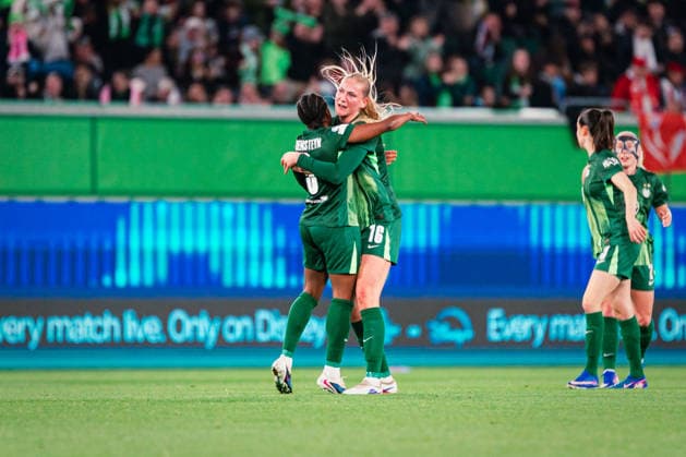 UWCL VfL Wolfsburg vs OL Lyonnes, 24 03 2026 GOAL, CHEER by Lineth Beerensteyn VfL Wolfsburg, 9 UEFA Women s Champions League, quarter-final, first leg VfL Wolfsburg vs OL Lyonnes on 24 03 2026 at Volkswagen Arena, Wolfsburg DFB DFL REGULATIONS PROHIBIT ANY USE OF PHOTOGRAPHS AS IMAGE SEQUENCES AND OR QUASI VIDEO Copyright: xBEAUTIFULxSPORTS Tonhäuserx