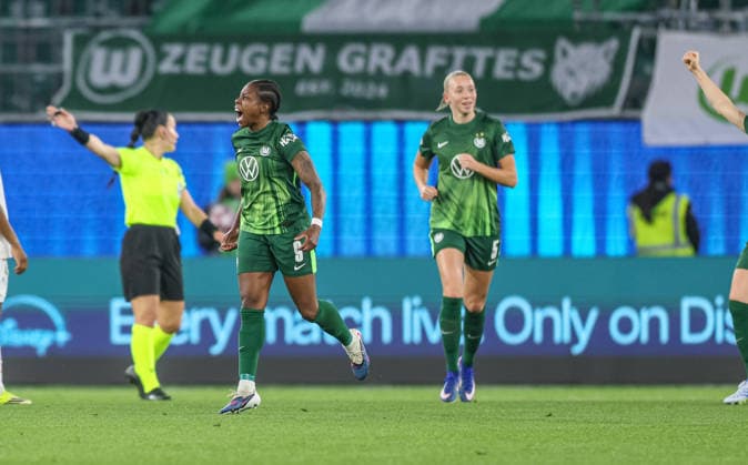 GER, Wolfsburg, VfL Wolfsburg vs Olympique Lyon, WomenÂs Champions League, Football, UEFA, Season 2025 2026, AOK Arena, Quarter-final, First leg in picture Lineth Beerensteyn VfL Wolfsburg Women 9 , Goal, Cheers and joy, Emotions, 1 0 DFB DFL REGULATIONS PROHIBIT ANY USE OF PHOTOGRAPHS AS IMAGE SEQUENCES AND OR QUASI VIDEO, 24 03 2026 Copyright: HMBxMedia HendrikxHamelau