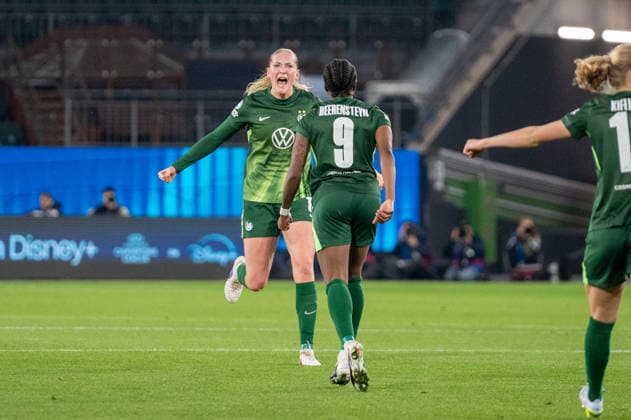 Germany, Football, UEFA, Womens Champions League, quarter-final, first leg 2025 2026 VfL Wolfsburg OL Lyonnes on 24 03 in Wolfsburg Volkswagen Arena Shot Goal 1 0 Lineth Beerensteyn VfL Wolfsburg 9 Cheers Joy Emotions Goal celebration Copyright: xSvenxHeidmannx