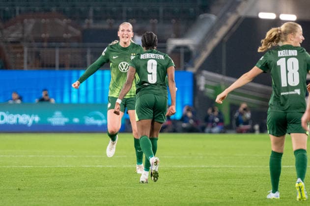 Germany, Football, UEFA, Womens Champions League, quarter-final, first leg 2025 2026 VfL Wolfsburg OL Lyonnes on 24 03 in Wolfsburg Volkswagen Arena Shot Goal 1 0 Lineth Beerensteyn VfL Wolfsburg 9 Cheers Joy Emotions Goal celebration Copyright: xSvenxHeidmannx