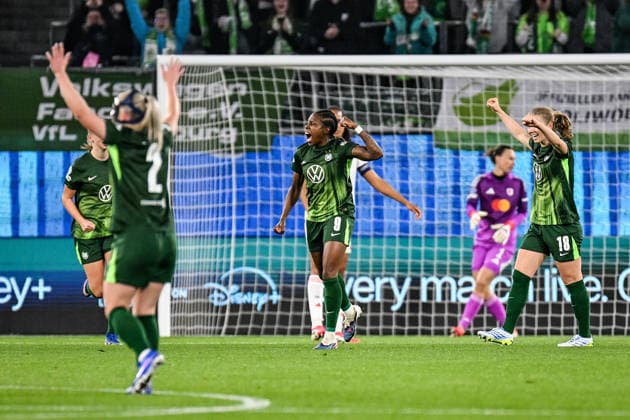 Soccer I Women I Season 2025 2026 I Champions League I Quarter-finals I VfL Wolfsburg OL Lyonnes I 24 03 2026 Goal celebration Lineth Beerensteyn 9, VfL Wolfsburg M after her opening goal to make it 1 0 Wolfsburg Volkswagen Arena Niedersachsen Germany Copyright: xLobeca InesxHähnelx