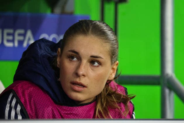 Wolfsburg, Germany 24 March 2026 UEFA Women™s Champions League quarter-final first round VfL Wolfsburg Women vs OL Lyonnes In the picture former player of VfL Wolfsburg and current player of OL Lyonnes Jule Brand OL Lyonnes on the bench Copyright: HMBxMedia MadeleinexFantini