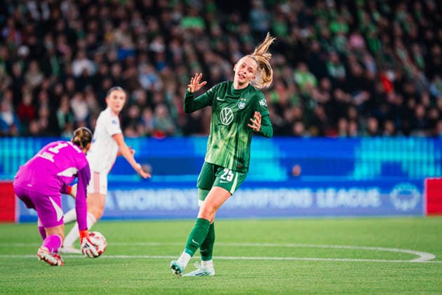 UWCL VfL Wolfsburg vs OL Lyonnes, 24 03 2026 Vivien Endemann VfL Wolfsburg, 25 angry about missed chance UEFA Women s Champions League, quarter-final, first leg VfL Wolfsburg vs OL Lyonnes on 24 03 2026 at Volkswagen Arena, Wolfsburg DFB DFL REGULATIONS PROHIBIT ANY USE OF PHOTOGRAPHS AS IMAGE SEQUENCES AND OR QUASI VIDEO Copyright: xBEAUTIFULxSPORTS Tonhäuserx