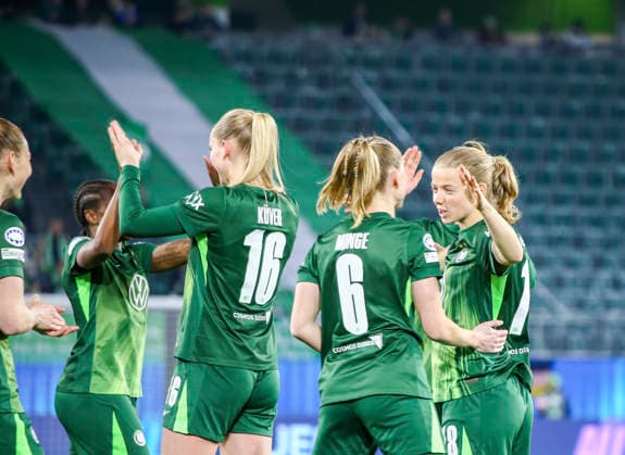 Germany Football UEFA Women™s Champions League 2025 2026, quarter-final VfL Wolfsburg vs OL Lyonnes Volkswagen Arena Wolfsburg Joy, emotions, jubilation Camilla Küver Camilla Kuver VfL Wolfsburg Women, 16 Janina Minge VfL Wolfsburg Women, 6 Wolfsburg Copyright: xAymanxAlahmedx