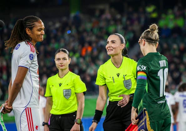 Germany Football UEFA Women™s Champions League 2025 2026, quarter-final VfL Wolfsburg vs OL Lyonnes Volkswagen Arena Wolfsburg Referee Emanuela Rusta Wendie Renard OL Lyonnes, 3 Svenja Huth VfL Wolfsburg Women, 10 Wolfsburg Copyright: xAymanxAlahmedx