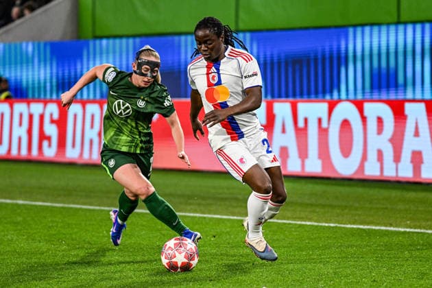 Soccer I Women I Season 2025 2026 I Champions League I Quarterfinals I VfL Wolfsburg OL Lyonnes I 24 03 2026 duel Thea Bjelde 2, VfL Wolfsburg vs Tabitha Chawinga 22, OL Lyonnes Wolfsburg Volkswagen Arena Niedersachsen Germany Copyright: xLobeca InesxHähnelx
