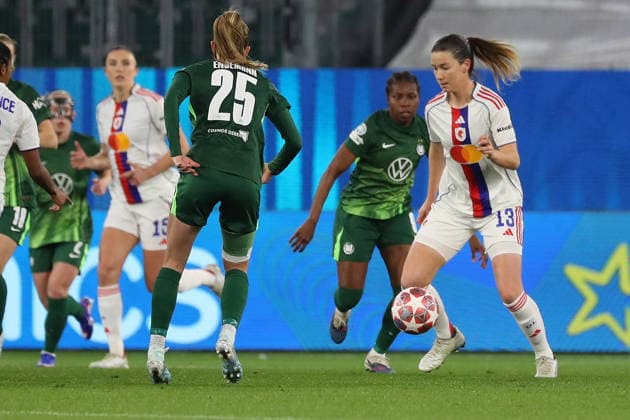 VfL vs Lyon, CL Women, Wolfsburg, 24 03 2026, Football, Women, VfL Wolfsburg vs Olympique Lyon, Champions League, Quarter-finals, Season 2025 2026, Vievien Endemann VfL Wolfsburg , Damaris Egurolla Lyon AOK Stadion Niedersachsen Germany