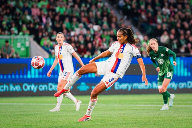UWCL VfL Wolfsburg vs OL Lyonnes, 24 03 2026 Wendie Renard OL Lyon, 3 clears the ball UEFA Women s Champions League, quarter-final, first leg VfL Wolfsburg vs OL Lyonnes on 24 03 2026 at Volkswagen Arena, Wolfsburg DFB DFL REGULATIONS PROHIBIT ANY USE OF PHOTOGRAPHS AS IMAGE SEQUENCES AND OR QUASI VIDEO Copyright: xBEAUTIFULxSPORTS Tonhäuserx