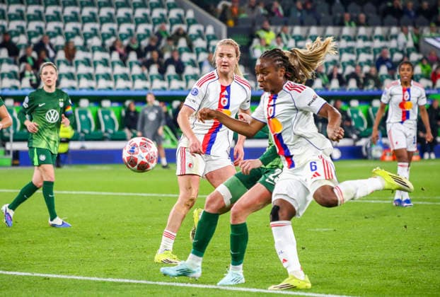 Germany Football UEFA Women™s Champions League 2025 2026, quarter-final VfL Wolfsburg vs OL Lyonnes Volkswagen Arena Wolfsburg Goal chance Melchie Dumornay OL Lyonnes, 6 Lindsey Heaps OL Lyonnes, 10 Wolfsburg Copyright: xAymanxAlahmedx