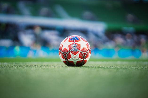 UWCL VfL Wolfsburg vs OL Lyonnes, 24 03 2026 The match ball from the UEFA Women s Champions League UEFA Women s Champions League, quarter-final, first leg VfL Wolfsburg vs OL Lyonnes on 24 03 2026 at the Volkswagen Arena, Wolfsburg DFB DFL REGULATIONS PROHIBIT ANY USE OF PHOTOGRAPHS AS IMAGE SEQUENCES AND OR QUASI VIDEO Copyright: xBEAUTIFULxSPORTS Tonhäuserx