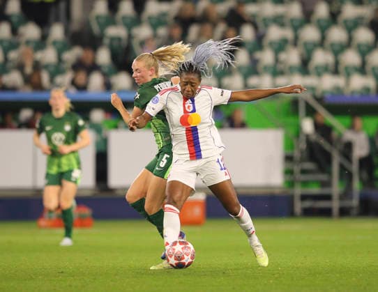 Photo Ella PEDDEMORS Wolfsburg vs Kadidiatou DIANI Lyon , right Football Womens Champions League on Tue 24 03 2026 Quarterfinal VfL Wolfsburg Olympique Lyon