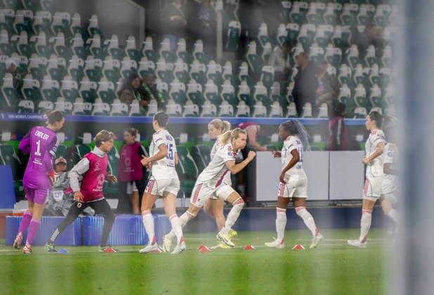 Germany Football UEFA Women™s Champions League 2025 2026, quarter-final VfL Wolfsburg vs OL Lyonnes Volkswagen Arena Wolfsburg team photo, long shot OL Lyonnes Wolfsburg Copyright: xAymanxAlahmedx
