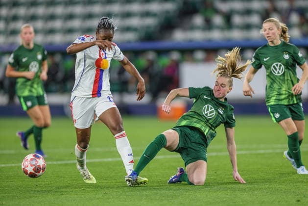 GER, Wolfsburg, VfL Wolfsburg vs Olympique Lyon, WomenÂs Champions League, Football, UEFA, Season 2025 2026, AOK Arena, Quarter-final, First leg in picture f l Kadidiatou Diani Olympique Lyon Women 11 , Janina Minge VfL Wolfsburg Women 6 , duel in penalty area, straddle DFB DFL REGULATIONS PROHIBIT ANY USE OF PHOTOGRAPHS AS IMAGE SEQUENCES AND OR QUASI VIDEO, 24 03 2026 Copyright: HMBxMedia HendrikxHamelau