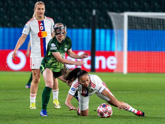 Selma Bacha OL Lyonnes, 04 in duel against Thea Bjelde VfL Wolfsburg, 02 VfL Wolfsburg vs Olympique Lyon, Football, Women UEFA Champions League, Quarter-finals, 2025 2026 season, 24 03 2026 VfL Wolfsburg vs Olympique Lyon, Football, Women UEFA Champions League, Quarter-finals, 2025 2026 season, 24 03 2026 Wolfsburg Copyright: xEibner-Pressefoto DamianxKruczynx EP_DKI